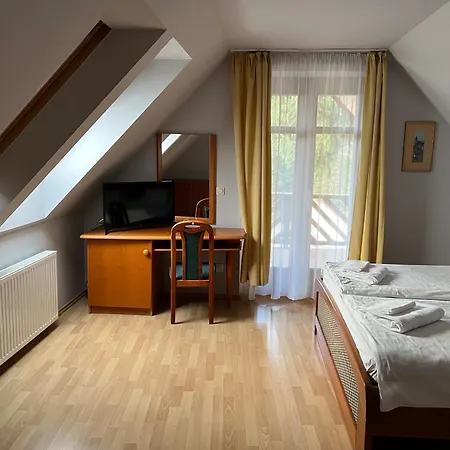 Gasthof Aranykert Vendeghaz *