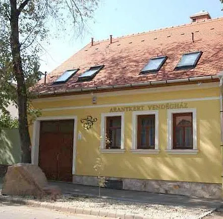 Aranykert Vendeghaz Eger